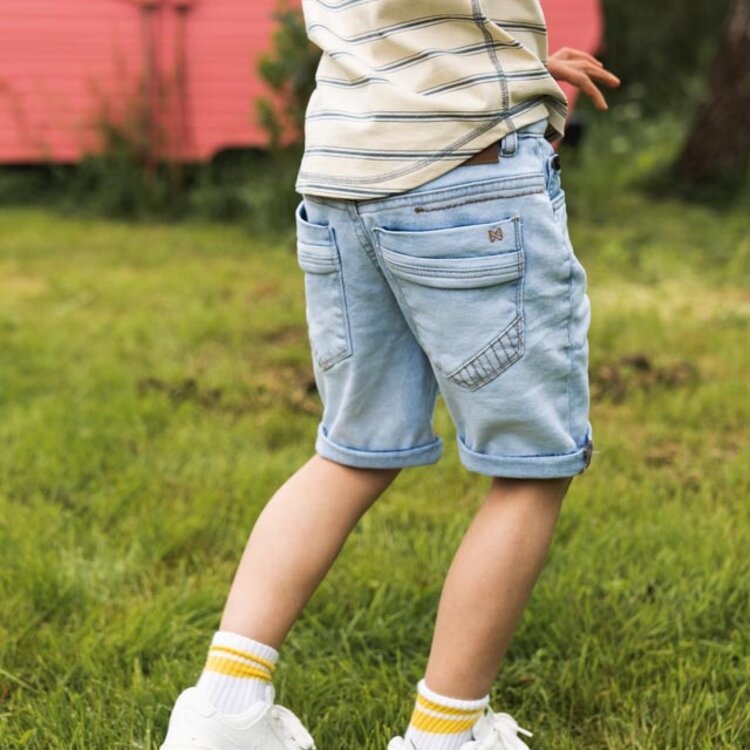 Stay Cool: Stylish Ways to Wear Light Jean Shorts This Summer
